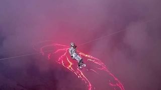 Monkey Stunts : అందుకేనేమో కోతిచేష్టలు అంటుంటారు.. ఈ కోతులు చేస్తున్న పని చూస్తే నవ్వాపుకోలేరు..