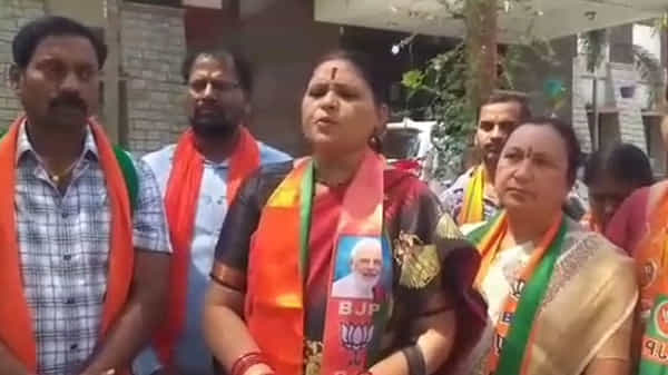 తెలంగాణలో మహిళలకు రక్షణ కరువైంది.. ఆ ఘటనపై విచారణ జరిపించాలి.. నిర్మల్ కలెక్టర్కు మహిళా మోర్చా ఫిర్యాదు