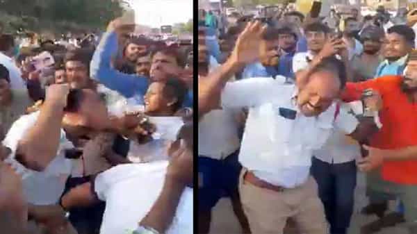 Mob attacks traffic police: పోలీసు తనిఖీలు చేస్తుండగా, బైకిస్టు దుర్మరణం.. ట్రాఫిక్ పోలీసులను చితబాదిన స్థానికులు