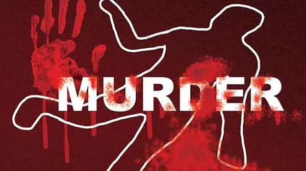 SBI Employee Murder: రోడ్డుపై కారు పార్కింగ్ విషయంలో గొడవ.. ఒకరిని కత్తితో పొడిచి చంపిన దుండగులు..!