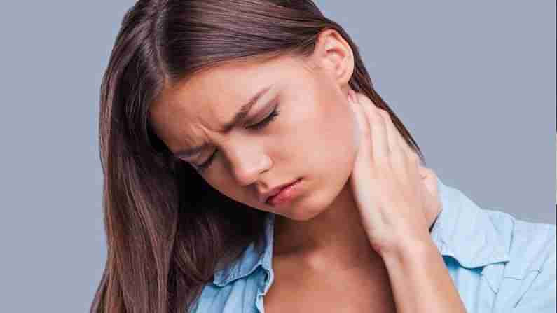 Neck Pain Tips: మెడ నొప్పితో ఇబ్బంది పడుతున్నారా ? ఇలా చేస్తే క్షణాల్లో నొప్పి మాయం..