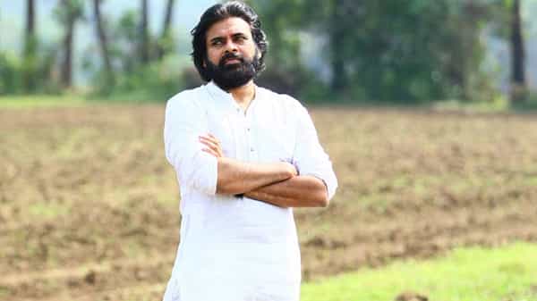 Power Star: ఇక్కడ డిజాస్టర్ అయిన పవన్ సినిమా బాలీవుడ్ కు పయనమైంది.. అక్కడేమవుతుందో మరి..