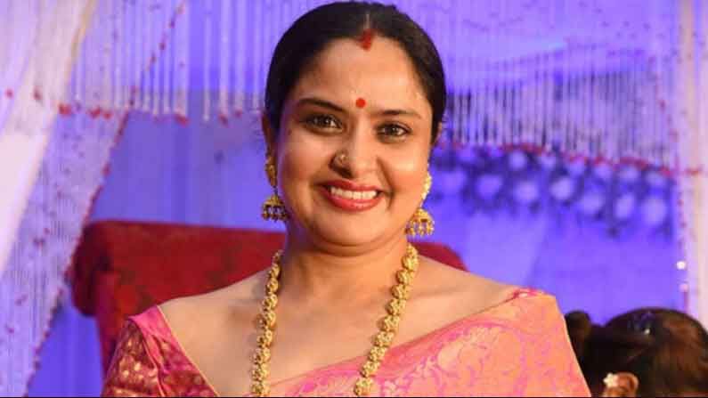 Actress Pragathi : సోషల్ మీడియాను షేక్ చేస్తున్న ప్రగతి. ఈ సారి ఏకంగా బుల్లెట్ నడిపి షాక్ ఇచ్చింది..