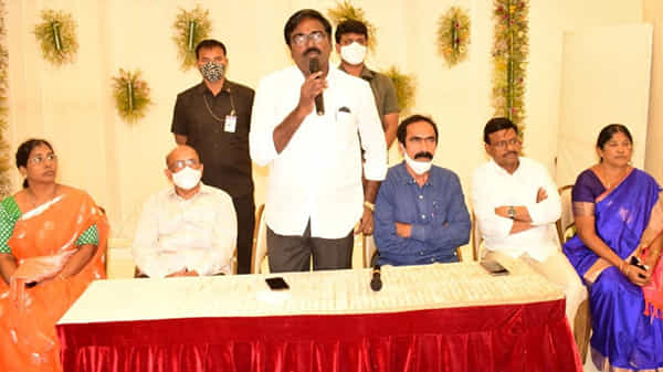 ఖమ్మం గుమ్మంలోకి టెక్నాలజీని తెచ్చాం.. ఎన్ఆర్ఐ పేరెంట్స్ అసోసియేషన్ ఆత్మీయ సమ్మేళనంలో మంత్రి పువ్వాడ