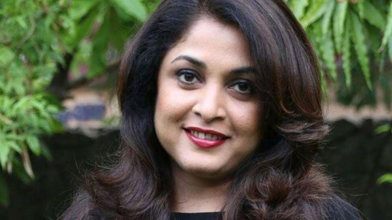 Ramya Krishnan : హాట్ హాట్ ఫొటోతో కవ్విస్తున్న సీనియర్ హీరోయిన్.. కొంటె కామెంట్లతో ముంచెత్తుతున్న అభిమానులు.