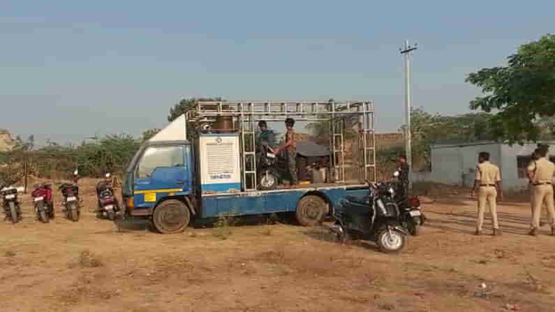 మహాశివరాత్రి రోజున రేవ్‌పార్టీ కలకలం.. పోలీసుల అదుపులో 80 మంది యువతీ యువకులు