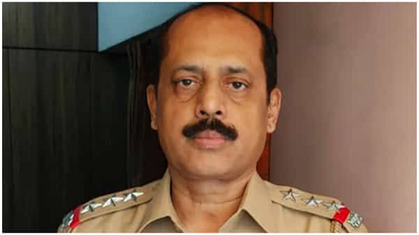 నన్ను బలిపశువును చేశారు, ముంబై మాజీ పోలీసు అధికారి సచిన్ వాజే, కస్టడీ పొడిగింపు