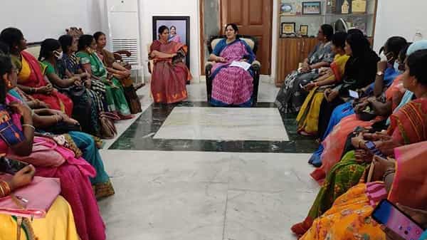 అంగన్వాడీ యూనియన్ నేతలతో మంత్రి సత్యవతి రాథోడ్ భేటీ.. అంగన్వాడీల వినతిపత్రంలో ఏమేమి ఉన్నాయంటే..