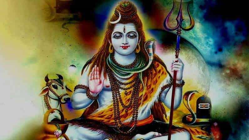 మార్చి 11 న శివుని పుట్టిన రోజైన మహా శివరాత్రి పండుగ వచ్చింది. ఈ సంవత్సరంలో మహాశివరాత్రి మార్చి 11 గురువారం నాడు వచ్చింది. మన దేశంలో హిందువులు జరుపుకునే పండుగల్లో ఇది ముఖ్యమైనది. ఈరోజు శివుడిని ఎంతో భక్తిశ్రద్ధలతో పూజిస్తారు.