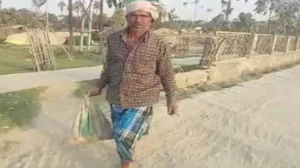 హృదయ విదారక ఘటన.. 13 ఏళ్ల కొడుకు మృతదేహంతో 3 కిలోమీటర్లు నడిచిన తండ్రి.. పోలీసుల ప్రేక్షక పాత్ర