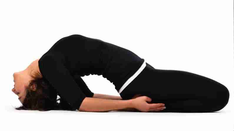 Supta Vajrasana Pose : ఆస్తమాతో ఇబ్బంది పడుతున్నారా.. ఎన్నిమందులు వాడినా ఫలితం లేదా.. ఈ ఆసనం ట్రై చేసి చూడండి