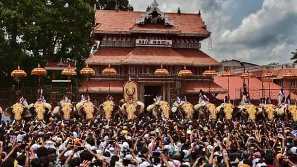 Thrissur Pooram : త్రిస్సూర్ పూరం ఉత్సవాలకు అనుమతినిచ్చిన కేరళ ప్రభుత్వం.. కండిషన్స్ అప్లై