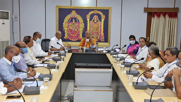 పిల్లల ఆసుపత్రికి 5 ఎకరాలు.. సీనియర్ అధికారుల సమీక్షలో టీటీడీ ఈవో జవహర్రెడ్డి