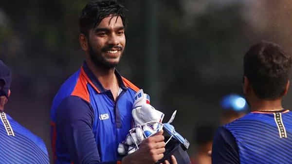 Vijay Hazare Trophy: దుమ్మురేపిన డొమెస్టిక్ ప్లేయర్.. వార్నర్ రికార్డు బ్రేక్.. డబుల్ సెంచరీ జస్ట్ మిస్..!