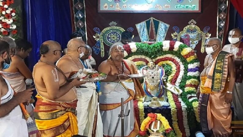 Yadadri Temple : యాదాద్రిలోవారం రోజుల తర్వాత ఆర్జిత సేవలు పున:ప్రారంభం, దేవాలయంలో పెరిగిన భక్తుల రద్దీ