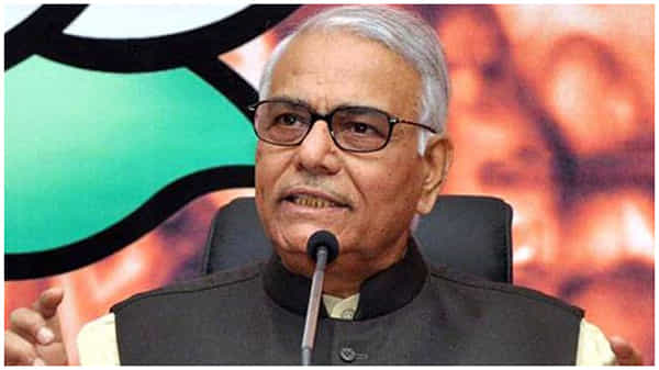 తృణమూల్ కాంగ్రెస్ లో చేరిన మాజీ కేంద్ర మంత్రి యశ్వంత్ సిన్హా, పార్టీ ఉత్తేజితమయ్యేనా ?
