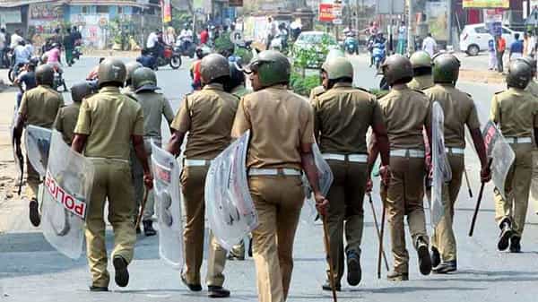 Modi vs Mamata : రణరంగాన్ని తలపించిన బెంగాల్ ఎన్నికలు, ఓటేసే పండగ వేళ.. నల్ల గుర్తు కన్నా ఎర్రటి నెత్తురు మరకలే..