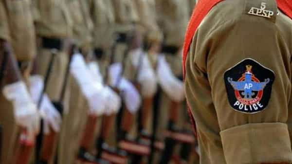 AP Police: పోలీసన్న నీకు సలాం.. మంచి మనసు చాటుకున్న ఏపీ పోలీస్.. హ్యాట్సాఫ్ అంటోన్న జనాలు..