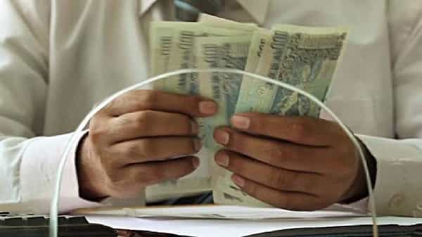 Bank Privatisation: మరో రెండు ప్రభుత్వ రంగ బ్యాంకులు ప్రైవేటీకరణ.. లిస్ట్ ఫైనల్ అయినట్లేనా..!