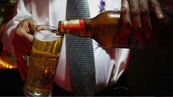 Beer Sales In Hyderabad: హైదరాబాదీలు తెగ తాగేస్తున్నారు.. బీర్ల విక్రయాల్లో సరికొత్త రికార్డు.. ఎండాకాలంలో పెరిగిన..