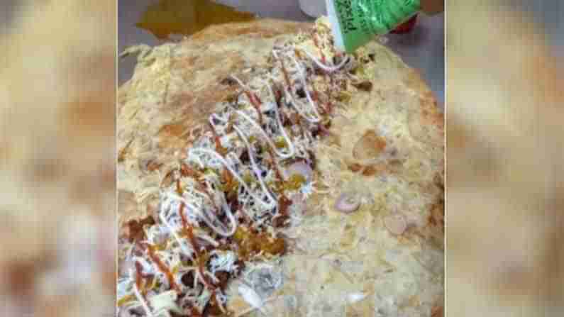 Biggest Chicken Egg Roll: ప్రపంచంలోనే అతిపెద్ద చికెన్ ఎగ్ రోల్.. దీనిని ఎంతమంది తయారు చేస్తారంటే..!