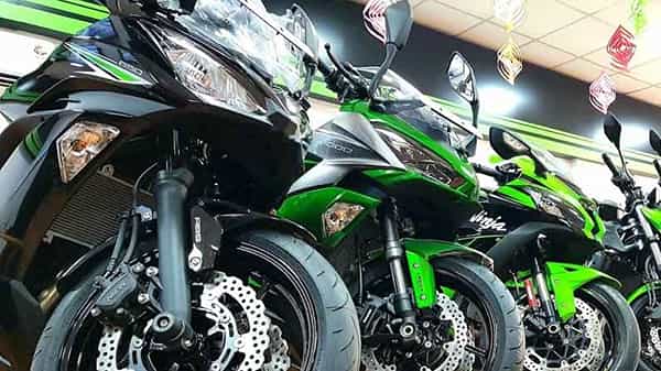 Bike Discounts: బంపర్ ఆఫర్.. బైక్ కొంటే రూ.50 వేల వరకు తగ్గింపు.. ఏప్రిల్ 30 వరకు గడువు