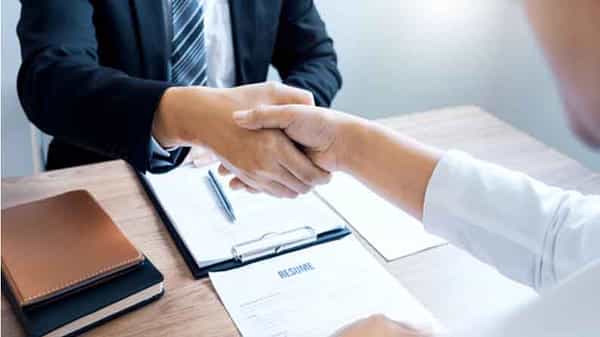Campus Placements: కరోనా కాలంలోనూ ప్రతిభకు పట్టం.. ఆ యూనివర్సిటీ విద్యార్థికి రూ.30 లక్షల ప్యాకేజీ..!