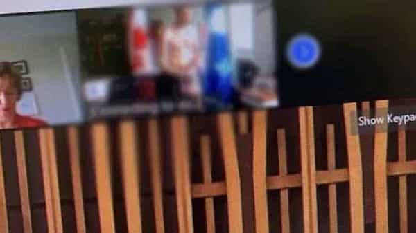 జూమ్ యాప్లో అనుకోని దృశ్యం.. నగ్నంగా దర్శనమిచ్చిన ఎంపీ.. కంగుతిన్న నేతలు.. వైరల్గా మారిన ఫోటో