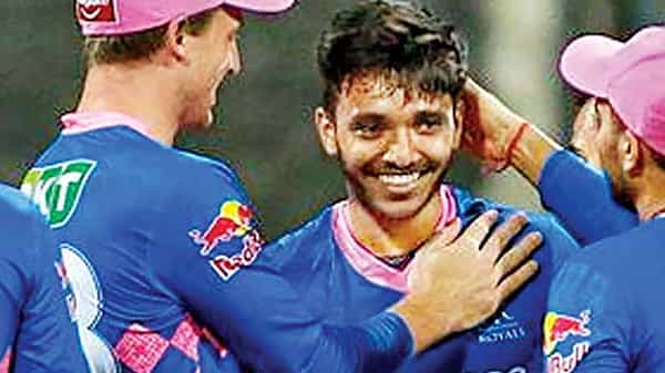 క్రికెట్ ఆడేందుకు బూట్లు కూడా లేవు ఒకప్పుడు..! ప్రస్తుతం ఐపీఎల్ టాప్ బౌలర్లలో ఒకడు.. ఎవరో తెలుసా..?