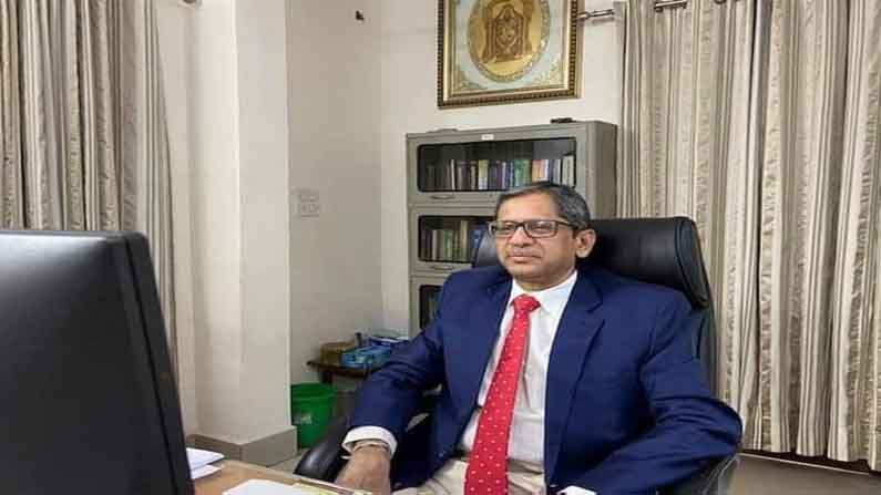 Chief Justice: సుప్రీం కోర్టు ప్రధాన న్యాయమూర్తిగా జస్టిస్ నూతలపాటి వెంకటరమణను నియమిస్తూ ఉత్తర్వులు జారీ