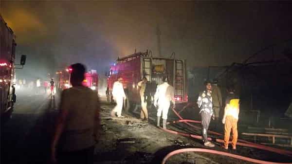 Fire Accident In Delhi: దేశరాజధానిలో ఘోర అగ్ని ప్రమాదం.. 250 దుకాణాలకు వ్యాపించిన మంటలు..