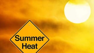 Elderly Woman: అమ్మో ఇంజక్షన్.. బామ్మకు టీకా ఇచ్చేందుకు అష్టకష్టాలు.. అప్పుడేమైందో తెలుసా? వైరల్ వీడియో