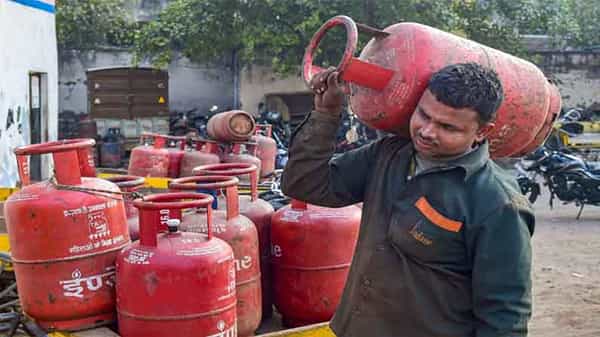 Indane Gas Booking: మీరు గ్యాస్ సిలిండర్ బుక్ చేస్తున్నారా..? ఈ నెంబర్ చెబితేనే గ్యాస్ డెలివరి అవుతుంది..!