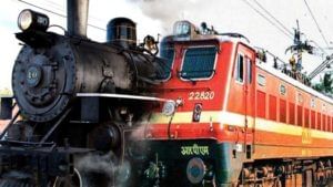 Indian Railways: దేశంలోనే తొలి రైలు నడిచి నేటికి 168 ఏళ్లు..అప్పటి నుంచి ఇప్పటిదాకా.. ఓ లుక్కేద్దాం రండి!