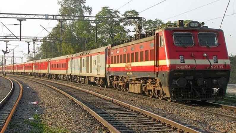 Trains Cancelled: తెలుగు రాష్ట్రాల ప్రయాణికులు అలర్ట్‌... నేటి నుంచి 34 రైళ్లు రద్దు.. ఎందుకంటే..