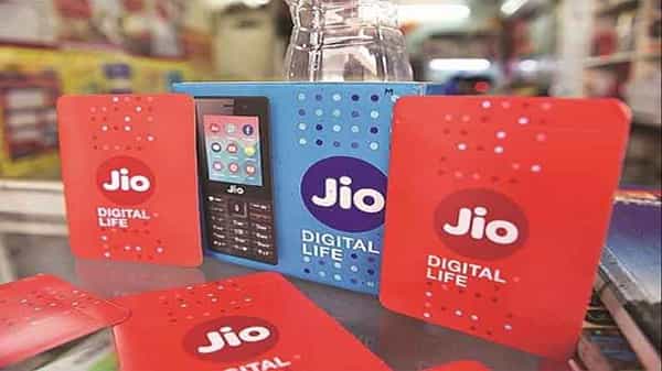 Jio Offers: జియో యూజర్లకు గుడ్ న్యూస్.. అతి చవకైన ప్లాన్ మళ్లీ వచ్చేసింది.. బెనిఫిట్స్ ఇవే..