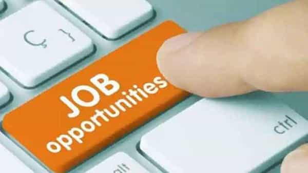 Job Notification: ఏపీలో నిరుద్యోగులకు శుభవార్త.. సీఆర్డీఏ పరిధిలో 12న భారీ జాబ్ మేళ..రూ.38 వేల వరకు వేతనం