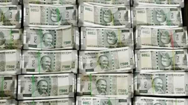 Huge Money Siezed: ఆ బ్యాగ్ నిండా నోట్ల కట్టలే.. అది చూసి షాక్ అయిన అధికారులు.. ఇంతకీ ఎక్కడంటే..