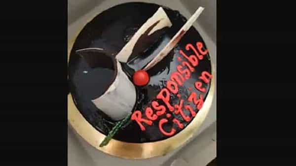 Birthday Celebrations: ఇంట్లోనే పుట్టినరోజు వేడుకలు చేసుకున్న యువతి..ముంబయి పోలీసుల స్పెషల్ గిఫ్ట్..ట్విట్టర్ లో ట్రెండింగ్!