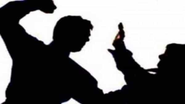 Murder: అత్తా, కోడళ్ల మధ్య గొడవ.. కన్న తల్లిని గొడ్డలితో నరికిన కుమారుడు..