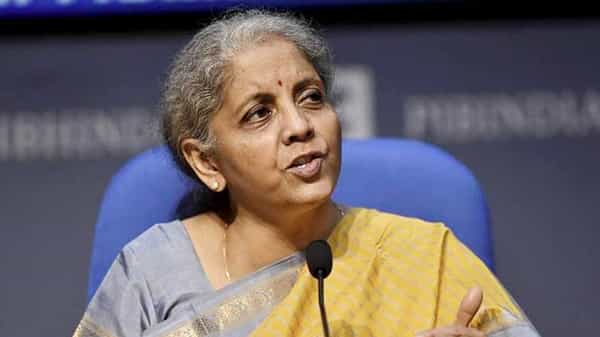 Nirmala Sitharaman: ఆర్ధిక సాయానికి మళ్ళీ కేంద్రం రెడీ ! ఎకనామిక్ ప్యాకేజీపై మరి కొద్దిసేపట్లో ఆర్ధిక మంత్రి నిర్మలా సీతారామన్ ప్రకటన...