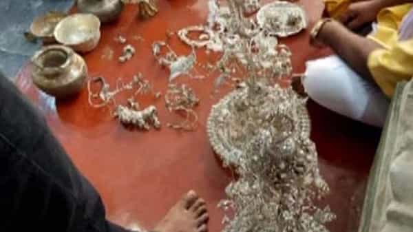 Old Treasure: ఆ ప్రాచీన మఠంలో రహస్య గదులు..అమూల్యమైన సొత్తు..పదేళ్ల తరువాత మళ్ళీ వెలుగులోకి.. ఎక్కడంటే..