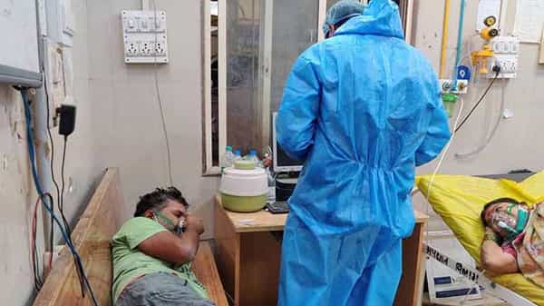 Oxygen Shortage in Maharashtra: మహారాష్ట్రలో విపత్కర పరిస్థితులు.. ఆసుపత్రుల్లో ఆక్సిజన్ సిలిండర్ల కొరత..
