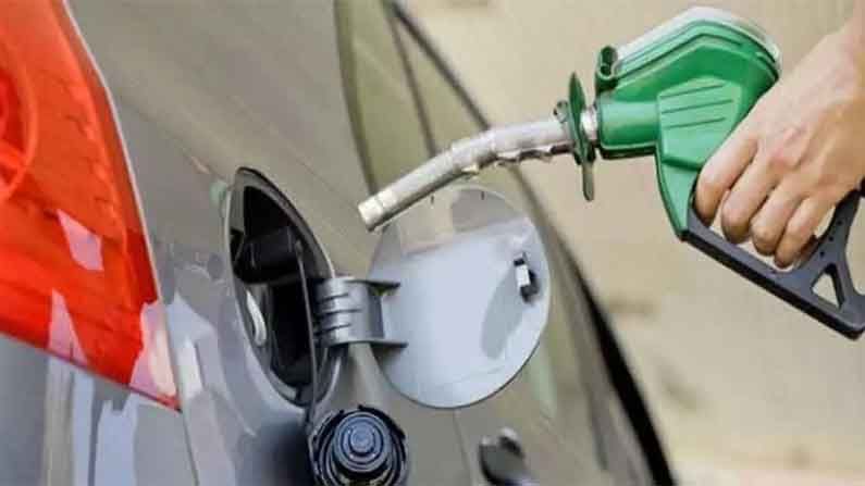 Petrol and Diesel Price: దేశంలో పెట్రోల్‌, డీజిల్‌ ధరలు.. తెలుగు రాష్ట్రాల్లో ఒక్కో ప్రాంతంలో ఒక్కో ధర