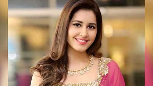 Raashi Khanna: మరోసారి అక్కినేని యంగ్ హీరోతో అందాల రాశిఖన్నా.. ఏ సినిమాలో అంటే