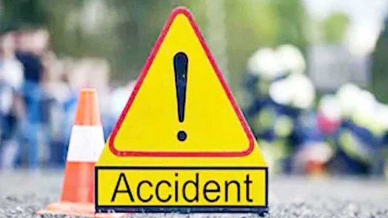 Road Accident: బొలెరో వాహనం బోల్తా.. ఇద్దరు మృతి.. మరో నలుగురి పరిస్థితి విషమం..