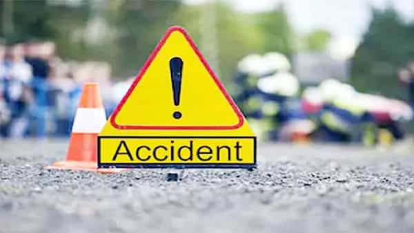 Road Accident: నల్లగొండలో ఘోర రోడ్డు ప్రమాదం.. ఇద్దరు యువకుల దుర్మరణం..