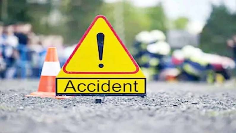 Road Accident: నల్లగొండలో ఘోర రోడ్డు ప్రమాదం.. ఇద్దరు యువకుల దుర్మరణం..