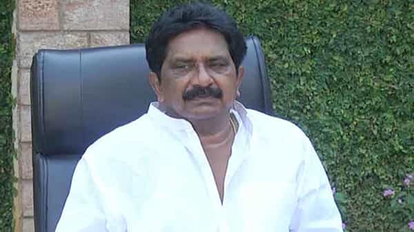 Sabbam Hari: మాజీ ఎంపీ సబ్బం హరి ఆరోగ్య పరిస్థితి విషమం.. వెంటిలేటర్పైనే చికిత్స.. అభిమానుల్లో ఆందోళన