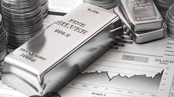 Silver Price Today: వెండి ధరలకు బ్రేకులు.. నిలకడగా ఉన్న సిల్వర్ రేటు.. ప్రధాన నగరాల్లో ధరల వివరాలు